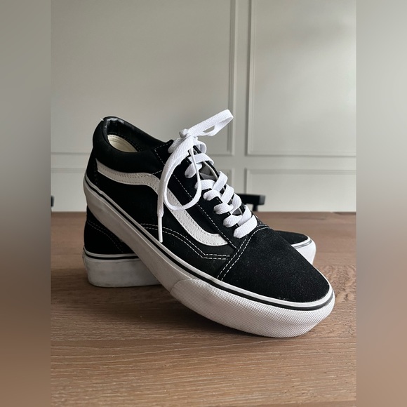 Vans Old Skool Canvas Shoes (US 9) - Picture 1 of 5